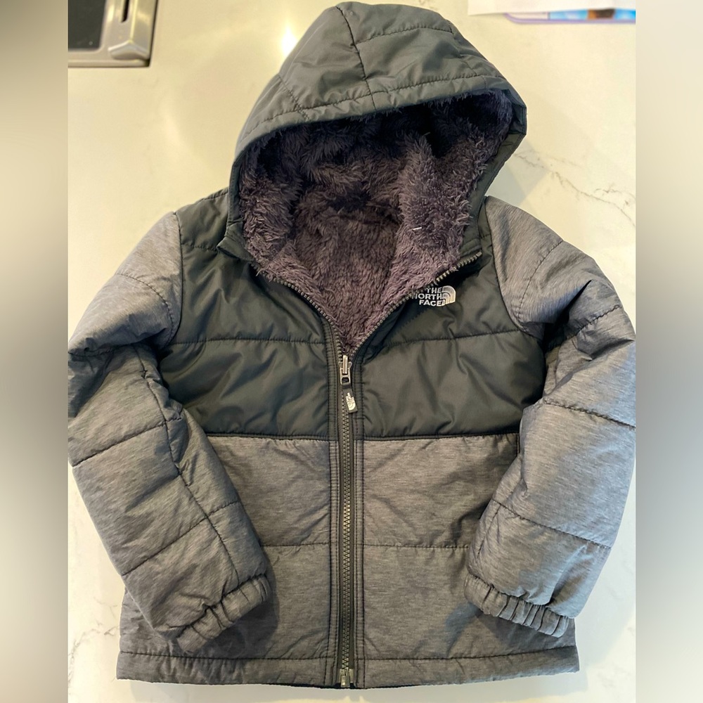 The North face toddler Reversible Mt Chimbo Full-Zip Hooded Jacket EUC